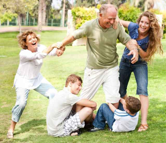 Как ведут себя люди в счастливых семьях